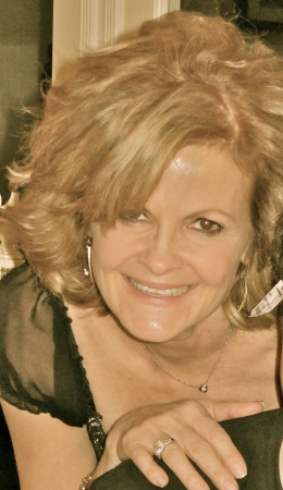 Laura Larson Photo 30