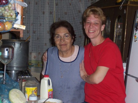 Stephanie Dickens Photo 17