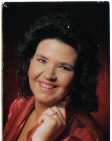 Robin Matthews Photo 37