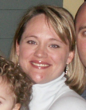 Elizabeth Mills Photo 30