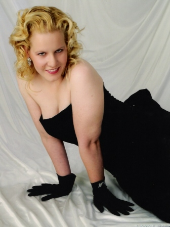 Tina Wolfe Photo 3