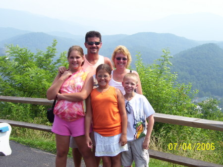 Shelly Cooper Photo 27